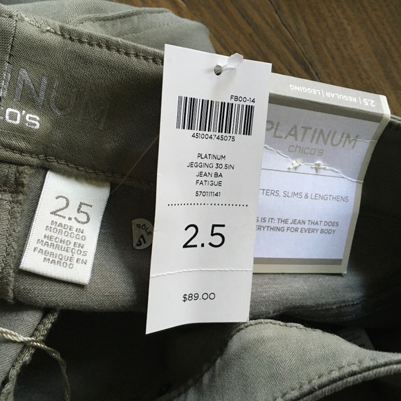 Platinum Chico’s size 2.5 (L/14) green fatigue color - Picture 4 of 4